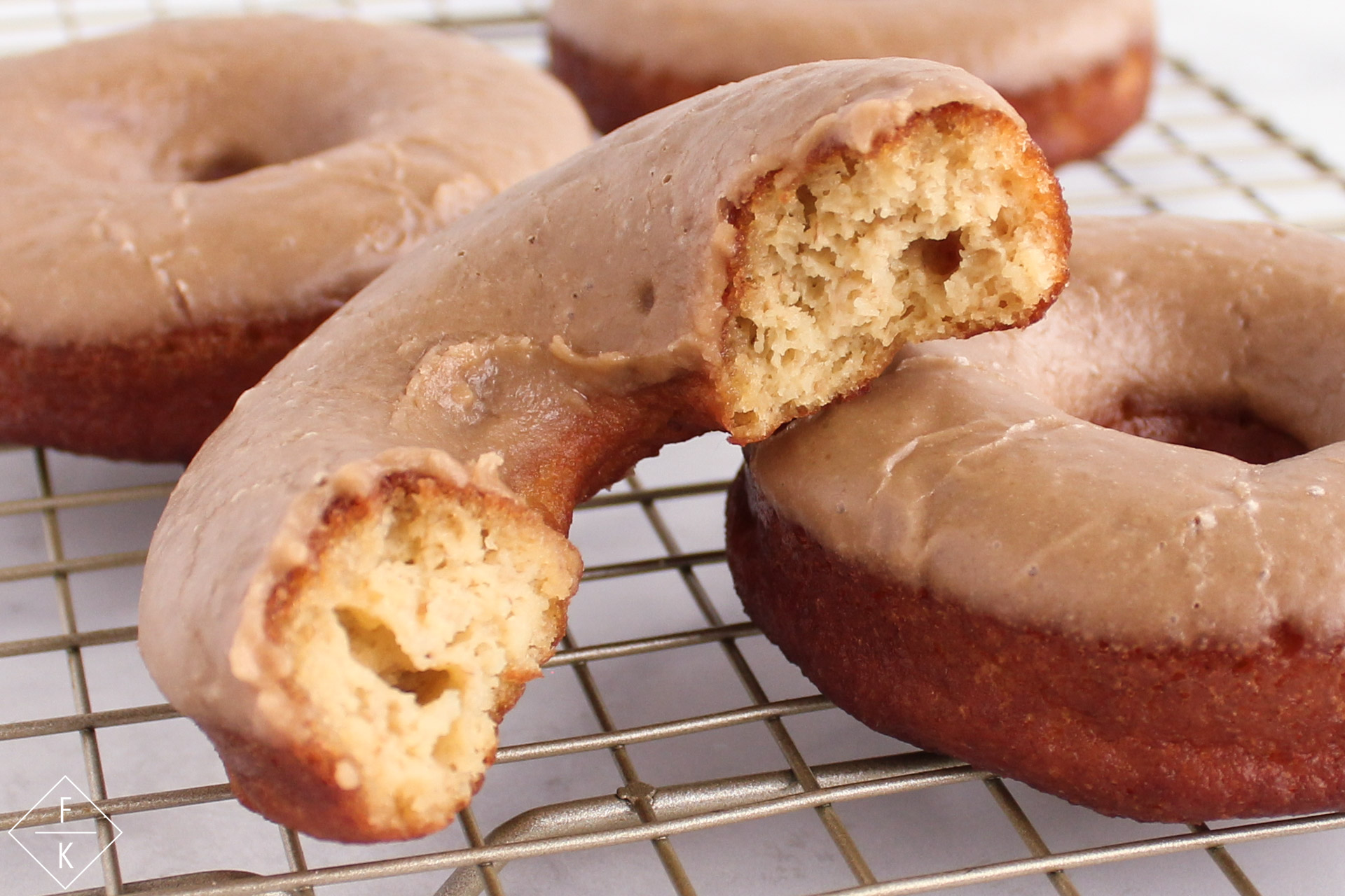 carbs in a maple donut