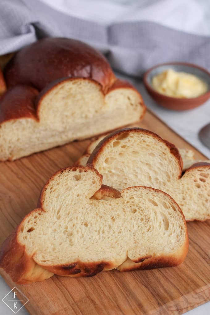 https://www.fatkitchen.com/wp-content/uploads/2020/12/YES-Blog-Low-Carb-Challah-Bread-6897.jpg